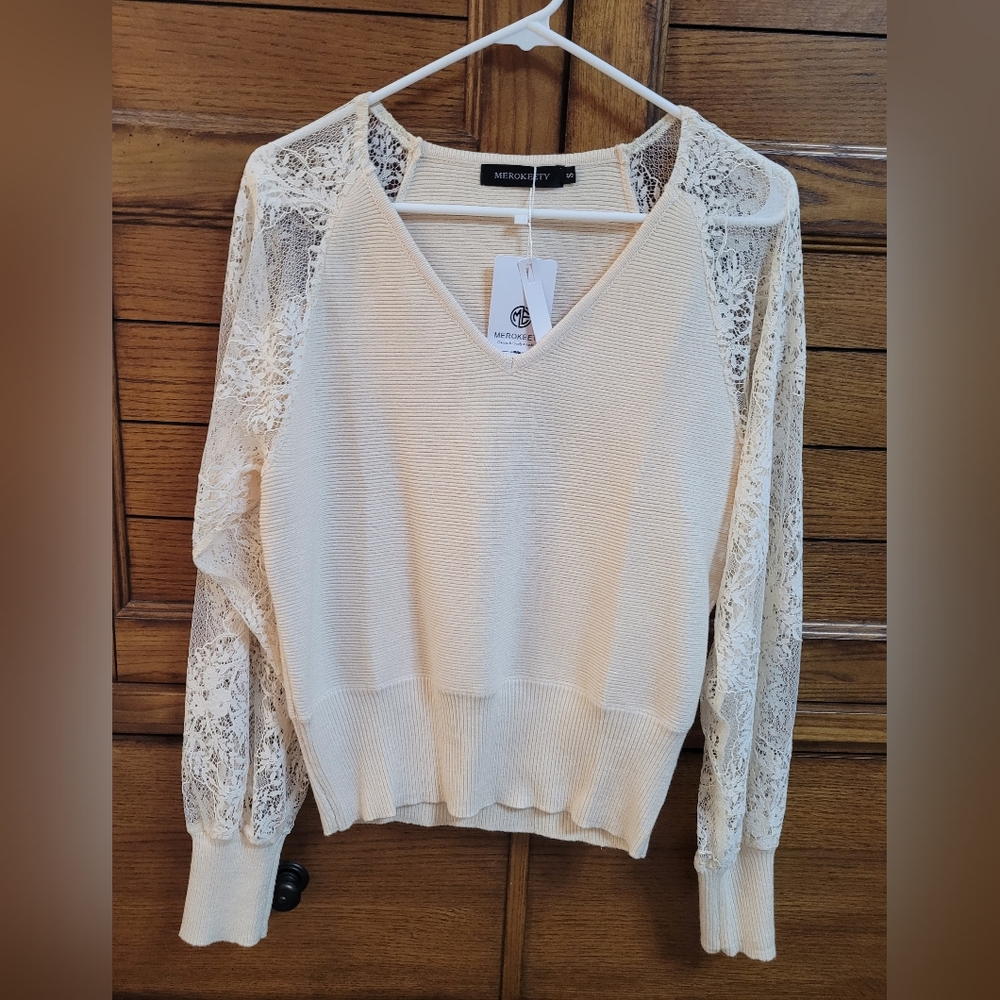 Cream Lace Sleeve Sweater Size Small New With Tags